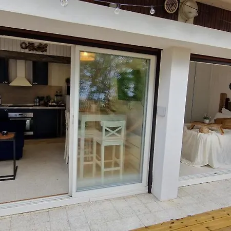 Appartement T2 Paradisiaque Les Pieds Dans L'eau à Olmeto (Corsica)
